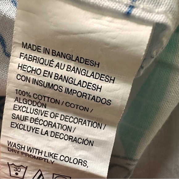 NWT Izod Salt Water Set of 2 Relaxed Button up shirts Medium  Dockside Chambray - Picture 12 of 12